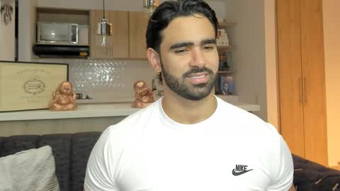 bradleymartin7 online show from November 7, 12:03 am