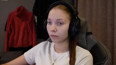 Alice online show from November 13, 3:47 pm