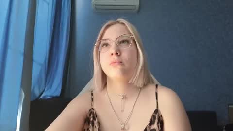 Belle  online show from March 23, 3:44 am