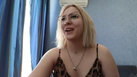 Belle  online show from April 27, 4:10 am