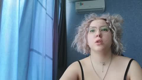 Belle  online show from April 11, 4:50 am