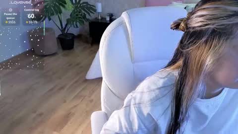 Snapshot of brandy_sweet_ chatting on September 14, 11:22 am BRANDY online show from September 14, 11:22 am