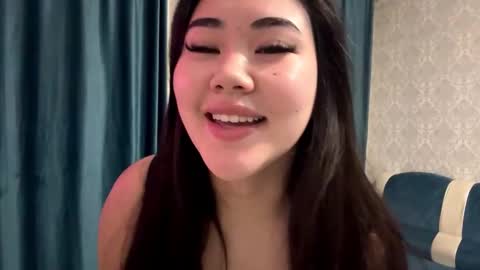 Snapshot of brandysveum chatting on October 6, 3:30 pm Aypril online show from October 6, 3:30 pm