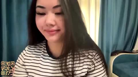 Snapshot of brandysveum chatting on November 1, 7:29 am Aypril online show from November 1, 7:29 am