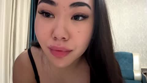 Snapshot of brandysveum chatting on October 14, 4:32 pm Aypril online show from October 14, 4:32 pm