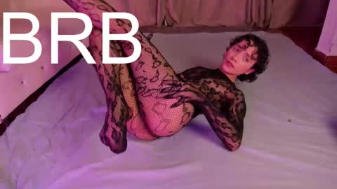   online show from February 9, 11:51 pm