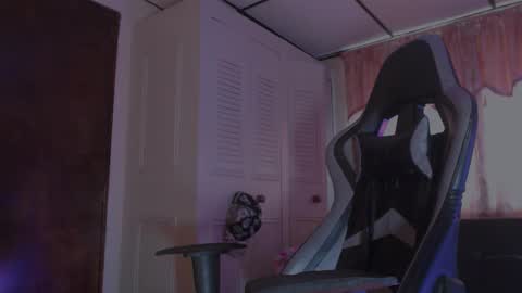 brasi_ online show from November 29, 4:03 pm