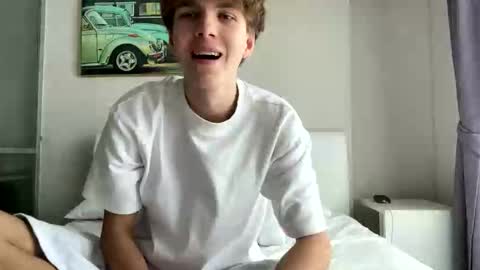 Snapshot of braxiboy chatting on October 10, 8:20 am Brax online show from October 10, 8:20 am