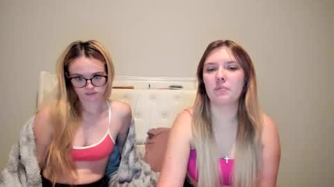 Snapshot of breezybabyy00 chatting on October 27, 9:09 am breezybabyy00 online show from October 27, 9:09 am