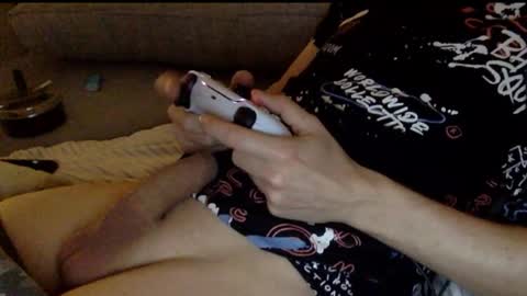 Snapshot of breezydicks chatting on October 17, 5:00 am breezydicks online show from October 17, 5:00 am