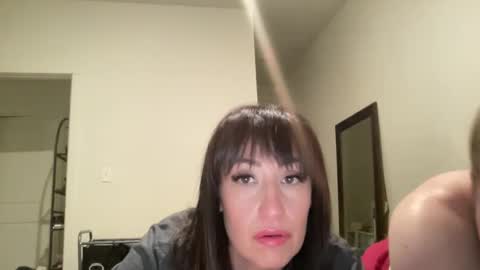 breezydoesit95 online show from December 17, 4:08 am