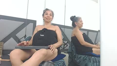 Snapshot of brenda_velasquez chatting on March 12, 12:20 am BRENDA VELASQUEZ online show from March 12, 12:20 am