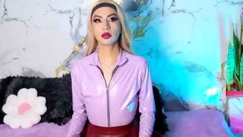 briana_white online show from May 13, 2:05 pm
