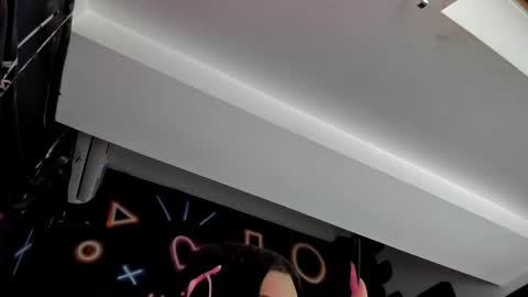 Brianna online show from December 7, 8:49 am