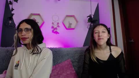 Snapshot of briarandblair chatting on February 10, 2:16 pm briarandblair online show from February 10, 2:16 pm
