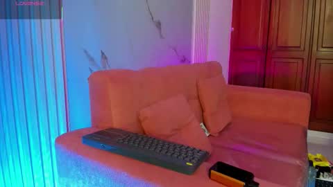    online show from October 16, 12:38 pm