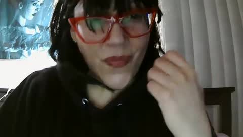 Snapshot of brina_moon chatting on December 5, 5:54 am Brina Moon online show from December 5, 5:54 am