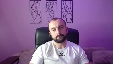 brindlefly69 online show from November 4, 11:44 am