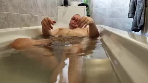 britdadbod online show from December 6, 8:32 am