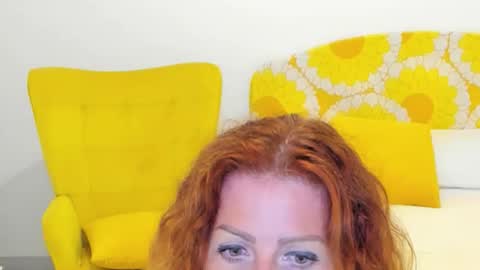 Snapshot of britishmilfpenelope chatting on October 19, 8:02 pm Penelope online show from October 19, 8:02 pm