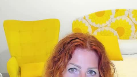 Snapshot of britishmilfpenelope chatting on October 13, 1:57 pm Penelope online show from October 13, 1:57 pm