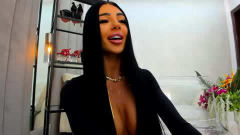 britney_charm online show from April 18, 7:32 am