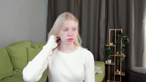 Snapshot of britneybrashaw chatting on October 13, 7:21 am Eva online show from October 13, 7:21 am