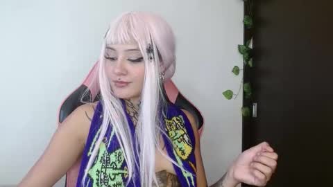 maru miaw   Please help me to reach 100 thumbs up online show from February 12, 7:17 pm