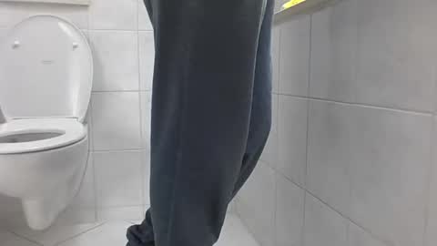 brokeboy421 online show from December 4, 10:29 am