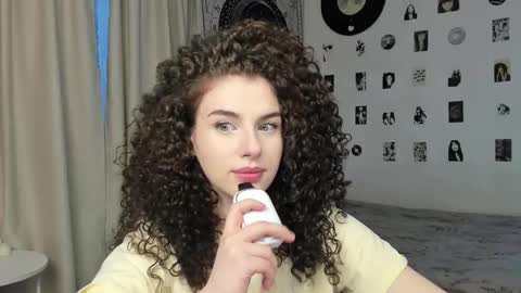 Snapshot of brookchills chatting on October 9, 7:36 am Brook Help me collect 100 reactions online show from October 9, 7:36 am