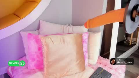 Brooke online show from February 28, 5:28 pm