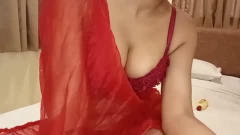 Chocolate couple online show from March 23, 8:08 am