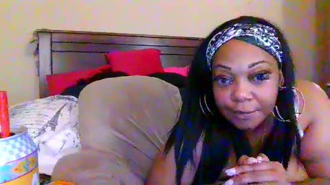 brownroundrenee online show from October 4, 6:39 pm