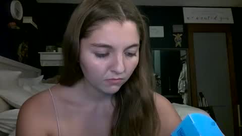 Snapshot of brunettebaby040 chatting on October 8, 3:56 am brunettebaby040 online show from October 8, 3:56 am