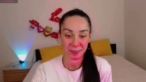 Snapshot of brunettgirl_ chatting on October 16, 4:17 pm Ellis online show from October 16, 4:17 pm