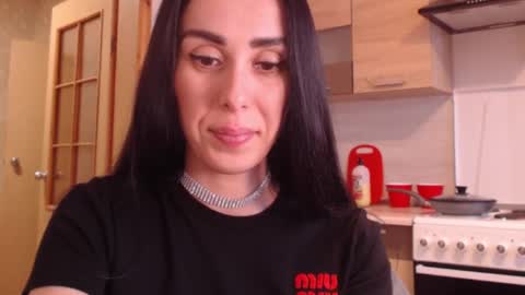 Snapshot of brunettgirl_ chatting on February 5, 6:45 am Ellis online show from February 5, 6:45 am