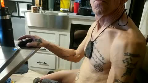 Steve... aka SkinnieDippin aka TimberTramp online show from February 26, 9:12 am