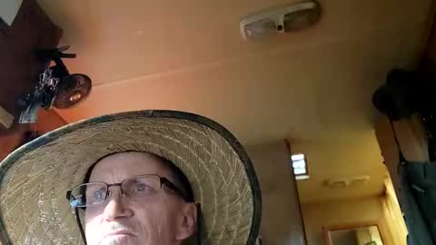 Steve... aka SkinnieDippin aka TimberTramp online show from December 2, 11:13 pm