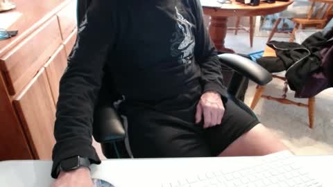 Snapshot of brussells chatting on December 8, 5:11 pm Brussells online show from December 8, 5:11 pm