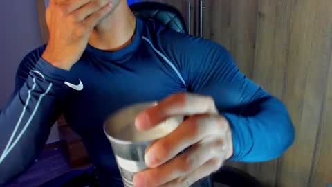 Snapshot of bryan_boy_ chatting on January 24, 2:39 am bryan online show from January 24, 2:39 am