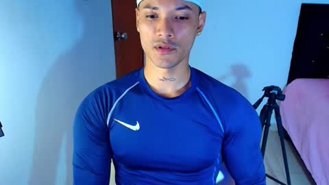 Snapshot of bryan_boy_ chatting on November 1, 12:33 am bryan online show from November 1, 12:33 am