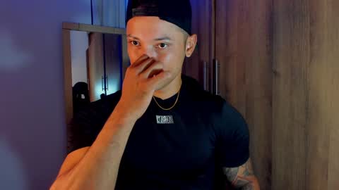 Snapshot of bryan_boy_ chatting on January 25, 2:04 am bryan online show from January 25, 2:04 am