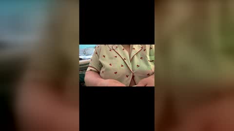 bubblegirl online show from March 25, 1:18 pm