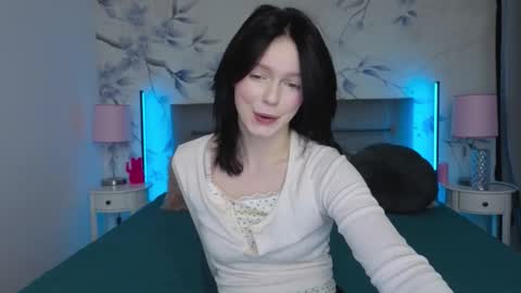 Leona online show from February 1, 10:40 pm