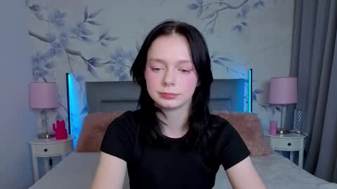 Leona online show from March 1, 10:58 pm