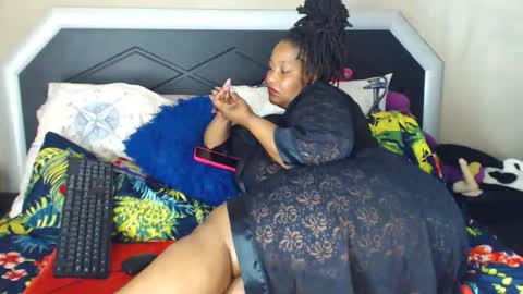 Snapshot of bulkyyass4u chatting on October 1, 2:21 am bulkyyass4u online show from October 1, 2:21 am