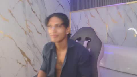 Snapshot of bull_cam chatting on October 3, 8:50 pm bull_cam online show from October 3, 8:50 pm