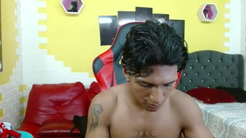 Snapshot of bull_cam chatting on October 14, 9:07 pm bull_cam online show from October 14, 9:07 pm