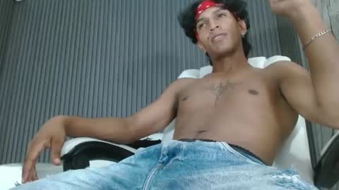 Snapshot of bull_cam chatting on October 17, 8:24 pm bull_cam online show from October 17, 8:24 pm