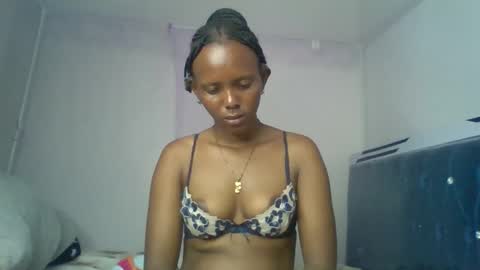 bunnydiva_ online show from May 15, 2:31 am